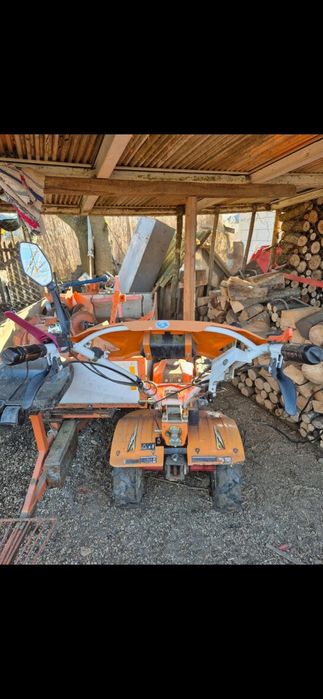 Vând motocultor cu accesorii
