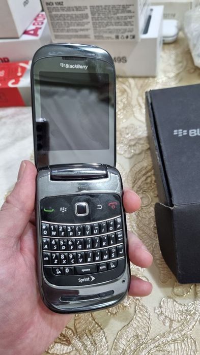 Blackberry 9670 CDMA Perfectum Mobile из American REFRUBISH American