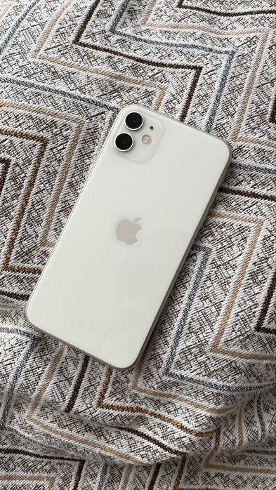 Продам айфон 11