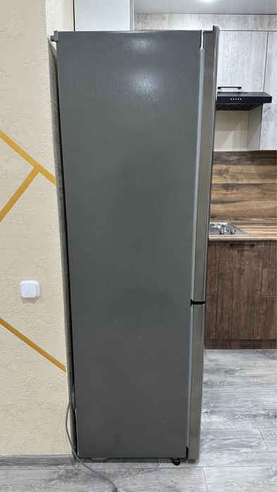Продам холодильник LG