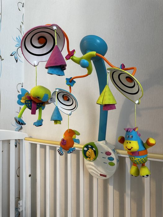 Кроватка детская + матрас+ мобиль