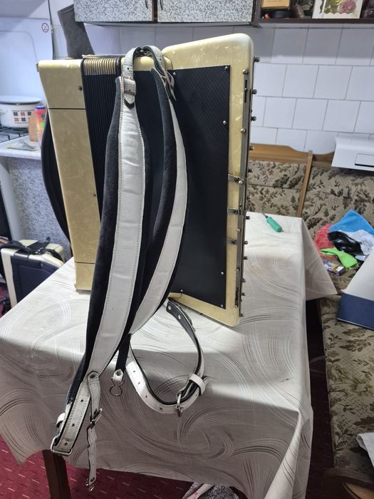Acordeon hohner 120