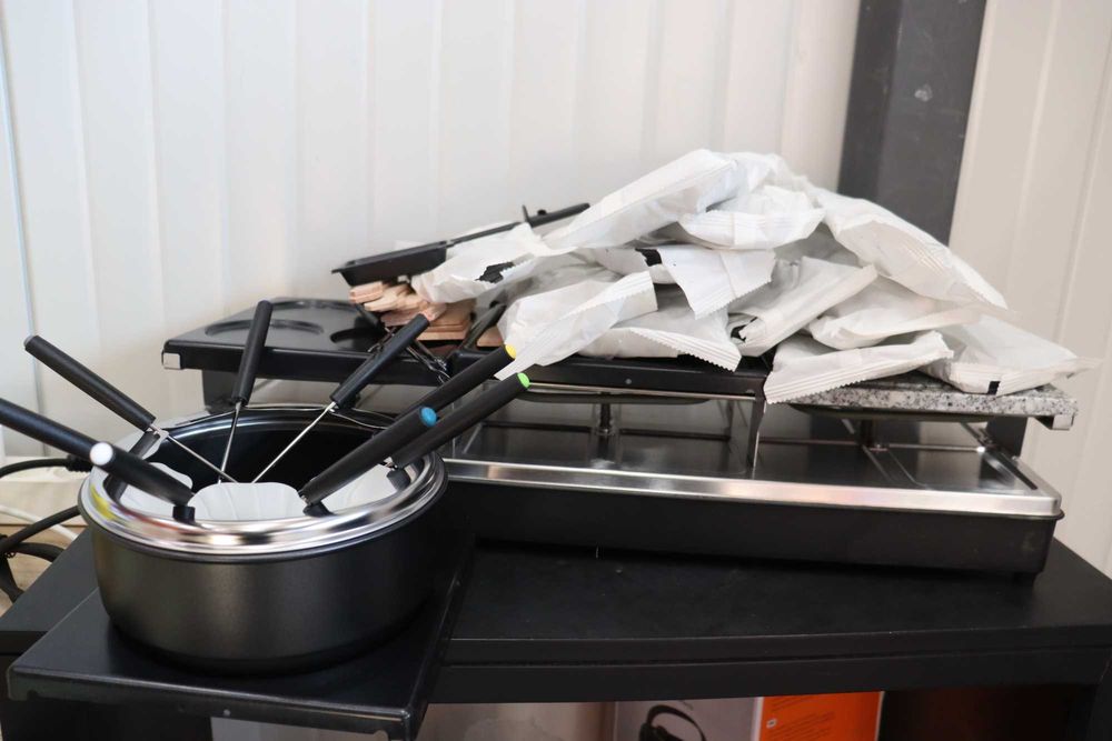 Livoo - Машина за раклет/фондю за 12 души - 5 в 1, мощност 1650 W