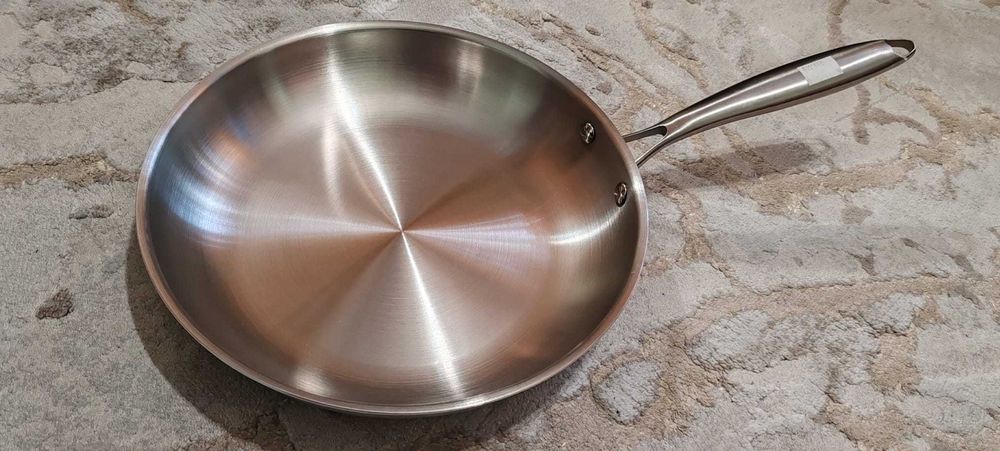 Tigaie din Inox triplu strat, maner rezistent din inox, Argintiu