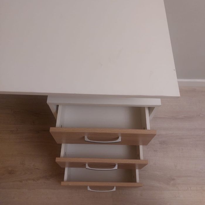 Стол и кресло Алматы