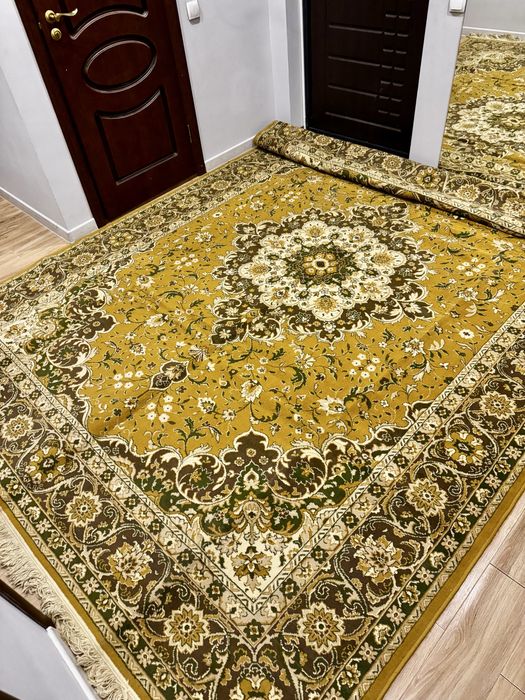 Продам фирменные красмвые ковры, шерсть, БУ