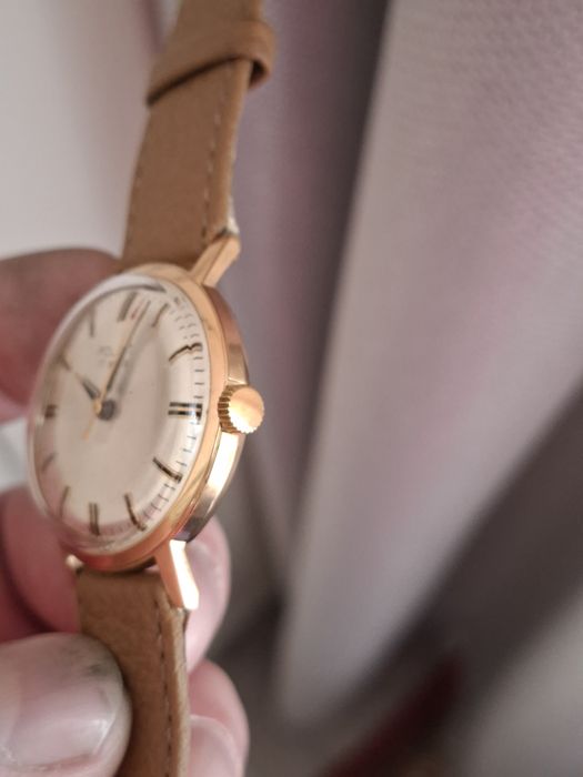 Продам позолоченные  часы СССР.