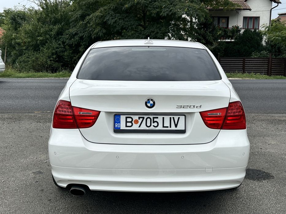 Bmw Seria 3 320D Automat X-Drive / Navigatie / Bi-Xenon / Jante 18