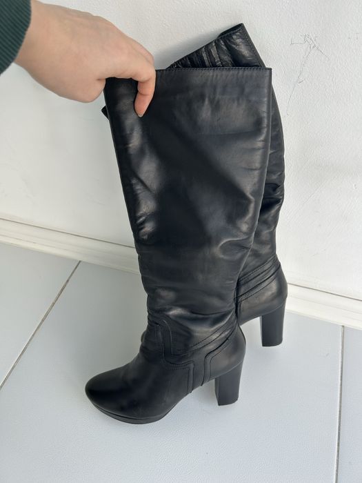 Зимние сапоги с каблуком