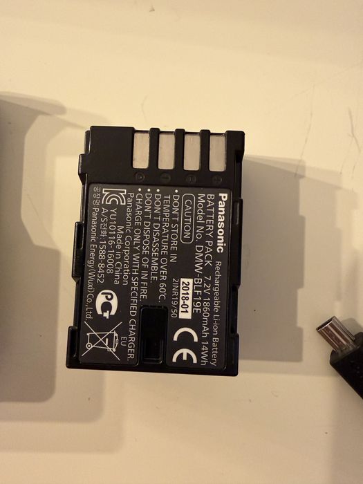 Baterii și încărcătoare Canon LP-E8 originale și compatibile