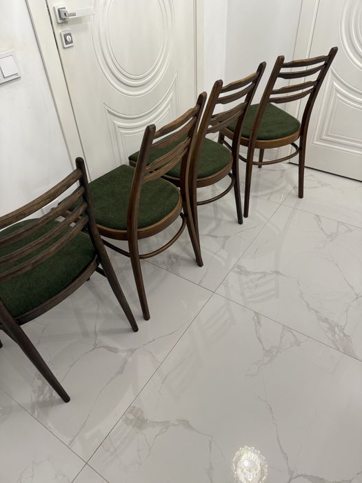 Стулья 4 штуки по 10000