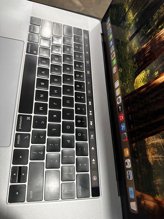 Арзон нархда Macbook Pro 2018 i7 16/256