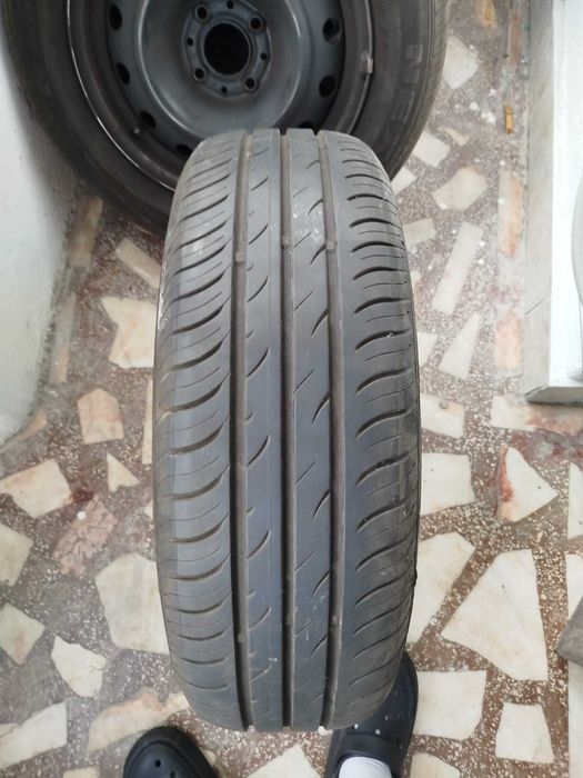 Vând cauciucuri in stare buna 185/65/R15,separat jante tabla 4x108 Citroen/Peugeot Ford