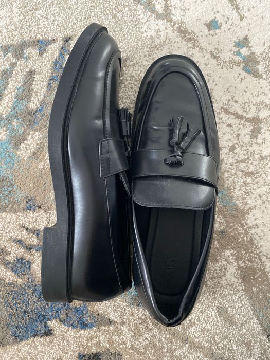 Vând mocasini Zara.