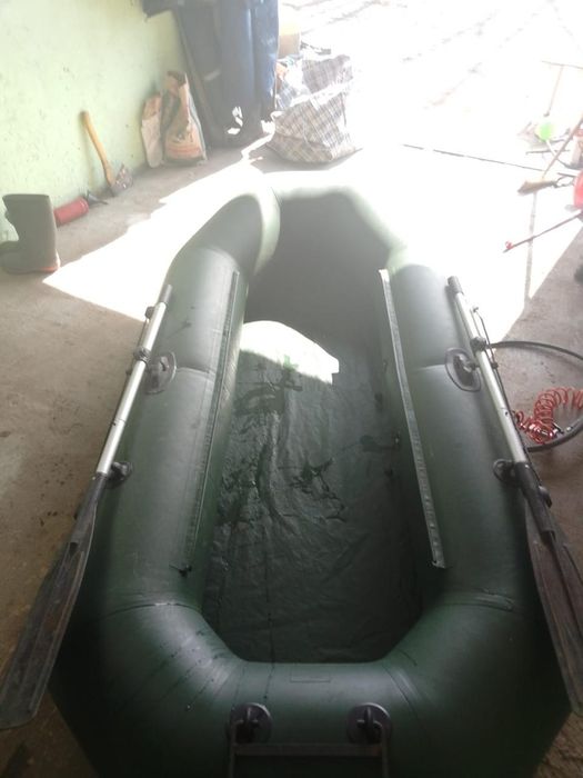 Продам лодку с Эл мотором