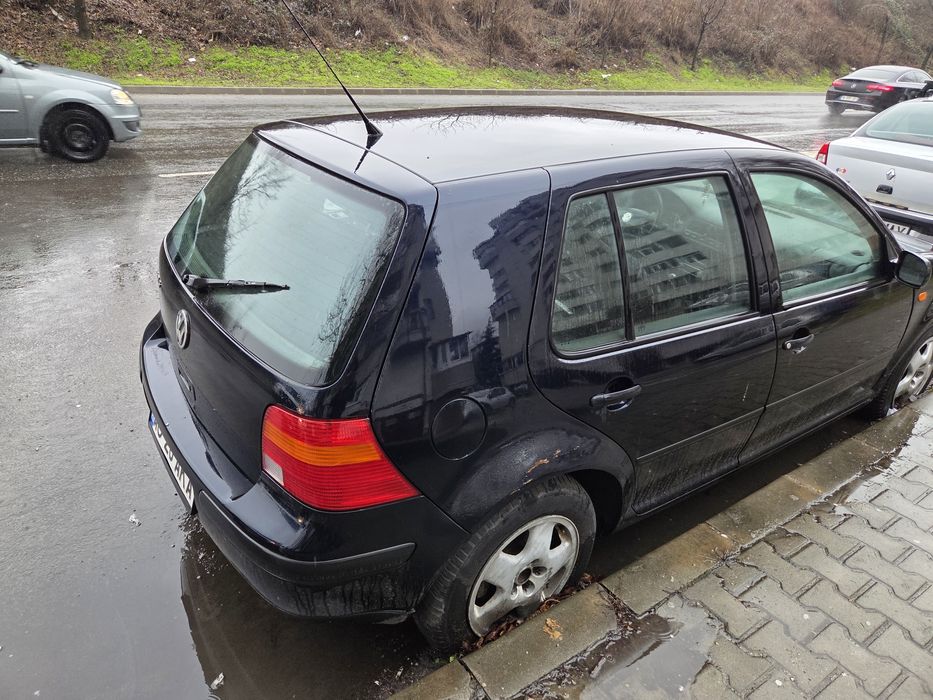 Vand golf 4 /1.4 benzina