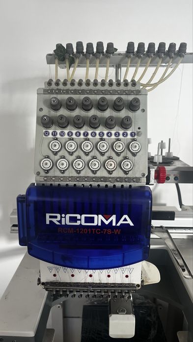 Mașină de brodat profesională RiCOMA RCM-1201TC-7S-W