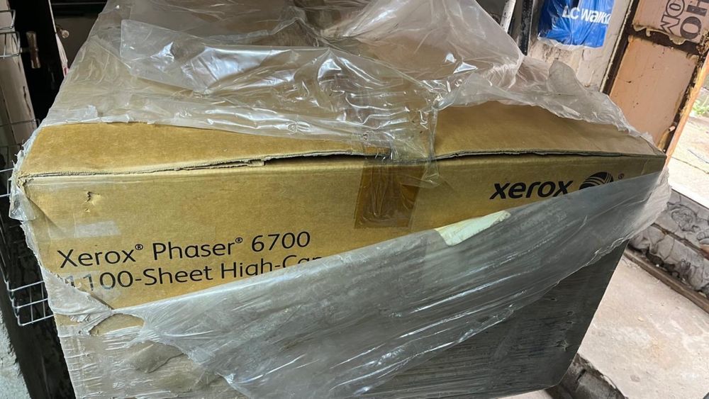 300000 тгНовый упакованный принтер xerox phaser 6700