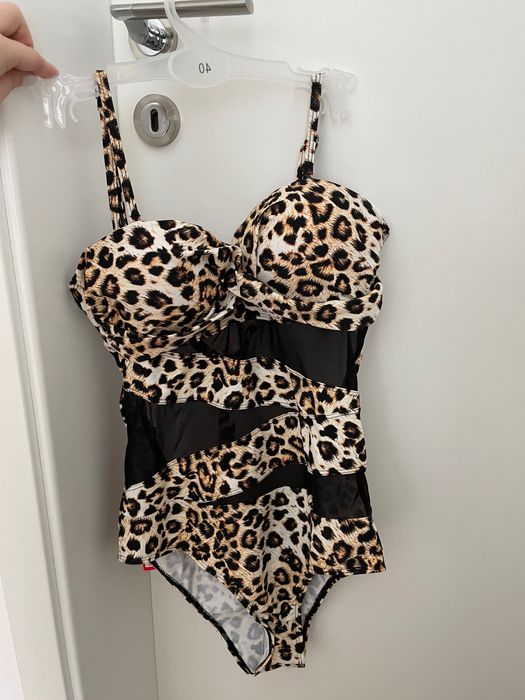 Costum de baie intreg