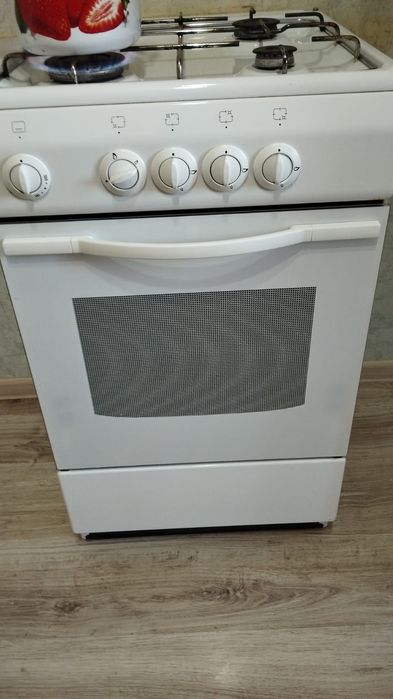 Продам газовую плиту Deluxe