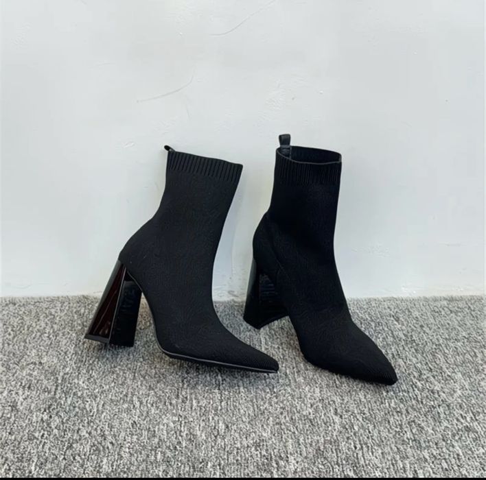 Продам ботильоны на каблуке