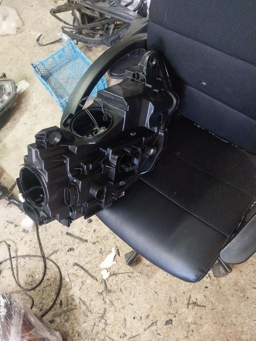 Ляв  фар audi a3