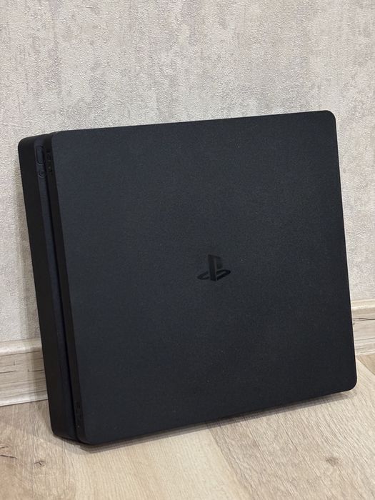 Продавам Playstation 4(ps4)