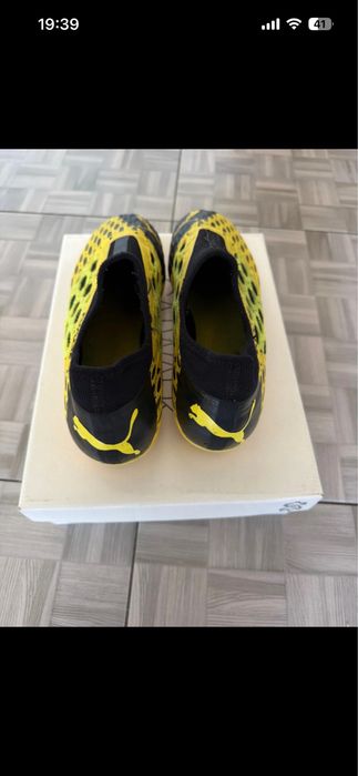 Adidasi de fotbal Puma future in stare buna marimea 42