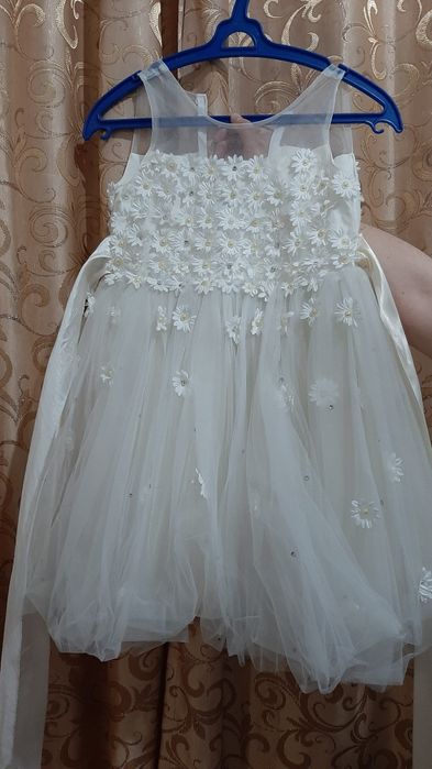 Продам платье детское в хорошем состоянии