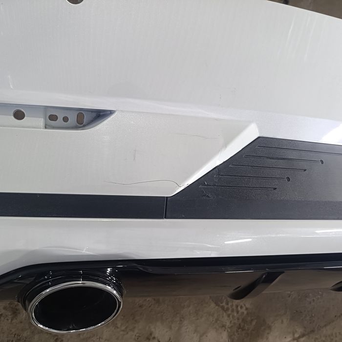 Продам задный бампер