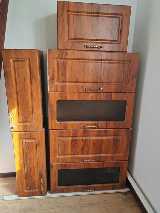 Кухонный гарнитура продаётся