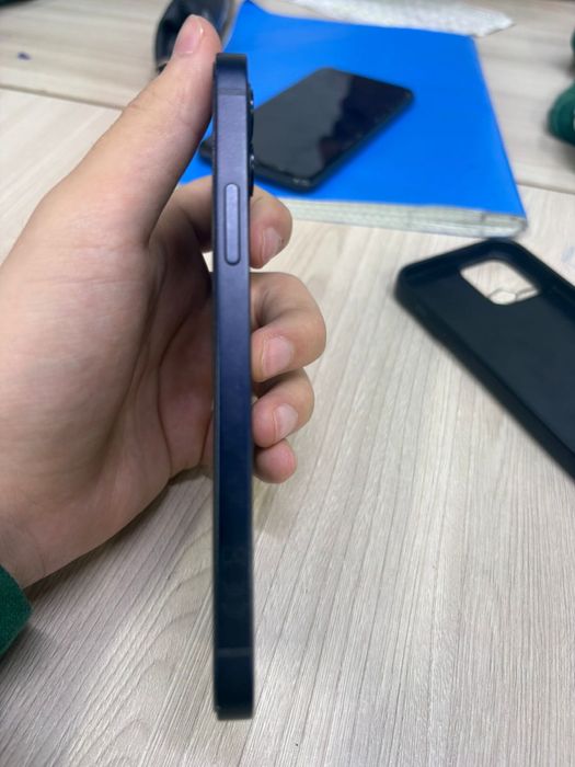 Айфон 12 128гб без каропки