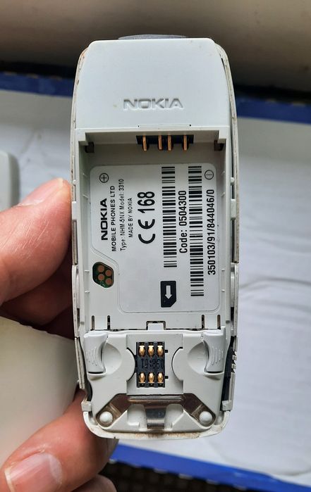 NOKIA 3310 и Е 71 Аsha