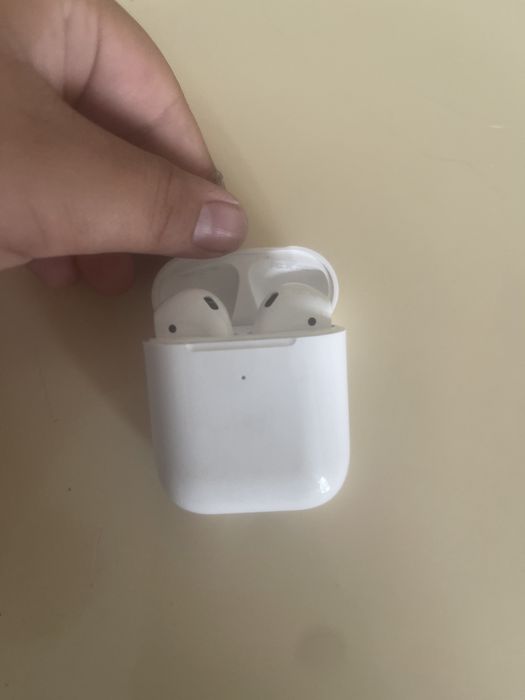 AirPods оригинал продаю за пять тыщ
