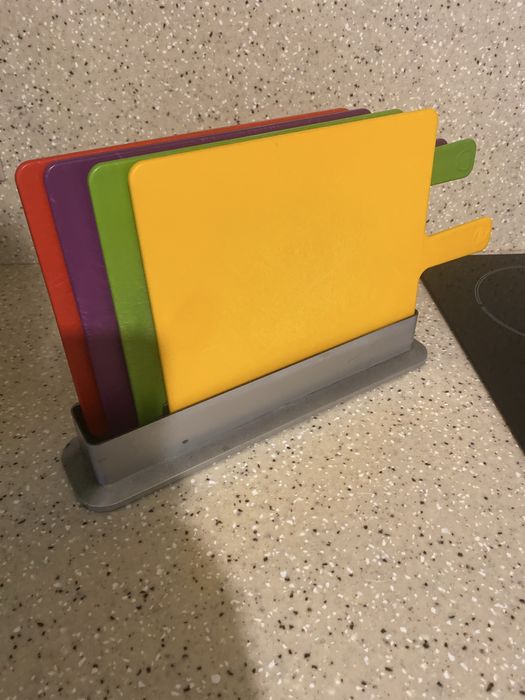 Подставка для ножей и раздлочные доски