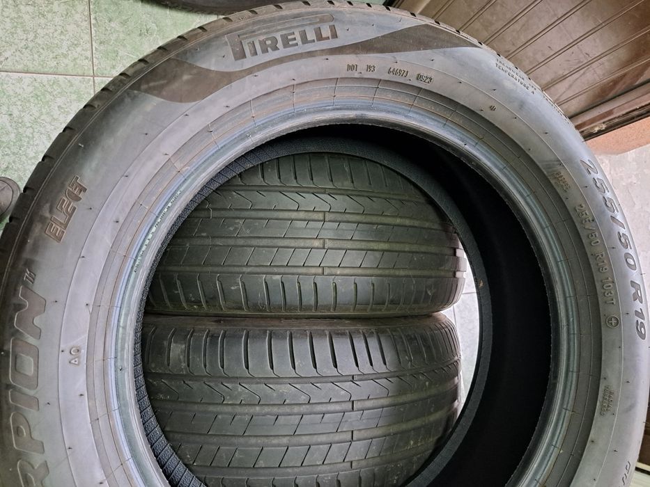 **Set anvelope 255/50 R19 cu 235/55 R19 Pirelli (electric AO) dot2023)