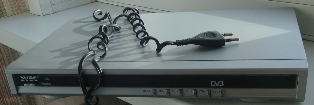 Приставка SVEC с пультом.