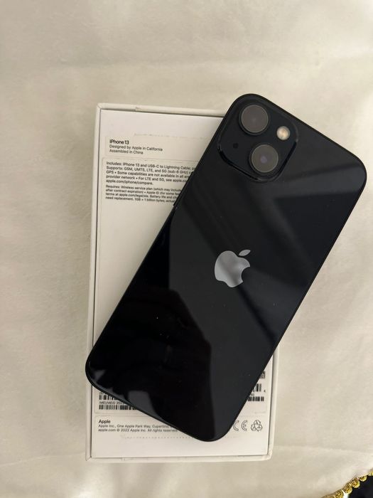 Продам Айфон 13 чёрный