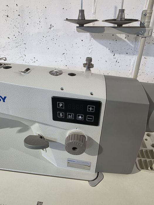 Професионална права шевна машина SGGEmsy