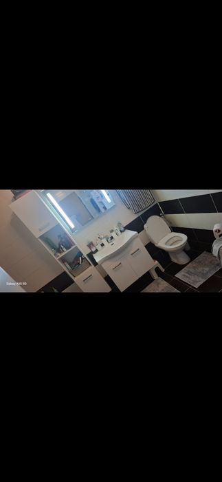 Vand mobilier baie, wc și cada cu hidromasaj