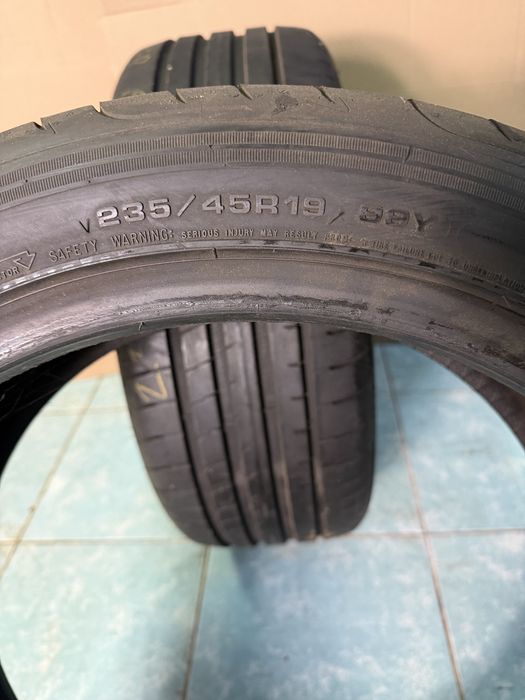 235/45/19 - 2 buc - Goodyear - vara