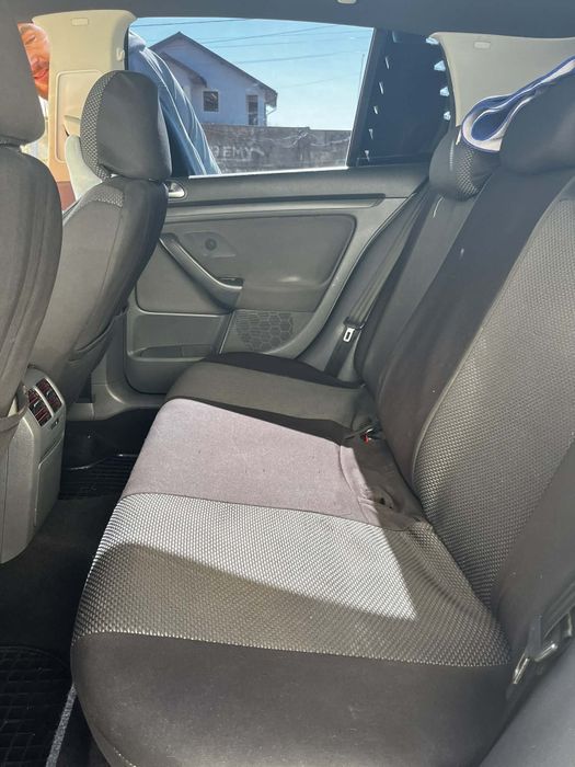 Vînd golf 5 accept ori ce test