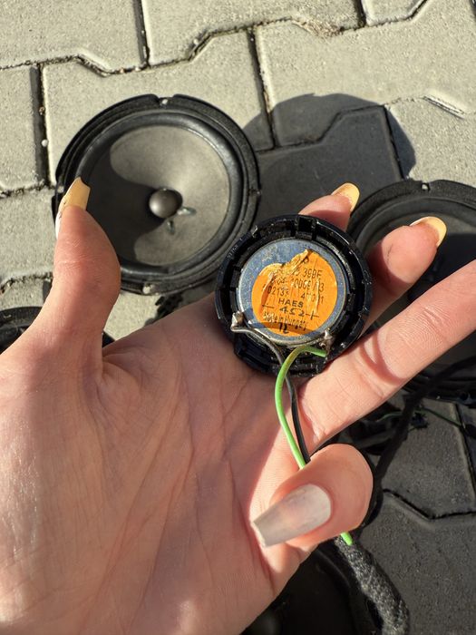 BOSE колони за кола