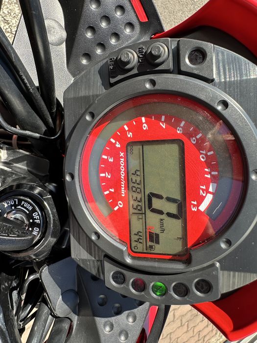 Kawasaki Z750 - 2004