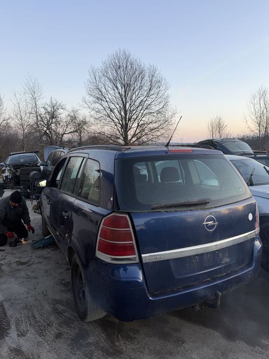 Dezmembrari/dezmembrez Opel zafira 1.9 cdti euro 4 cutie manuala