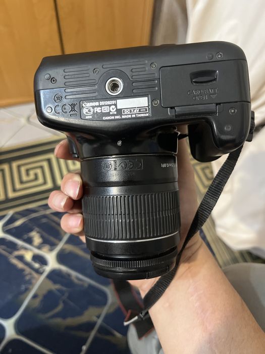 Canon 1100D в отличном состояний