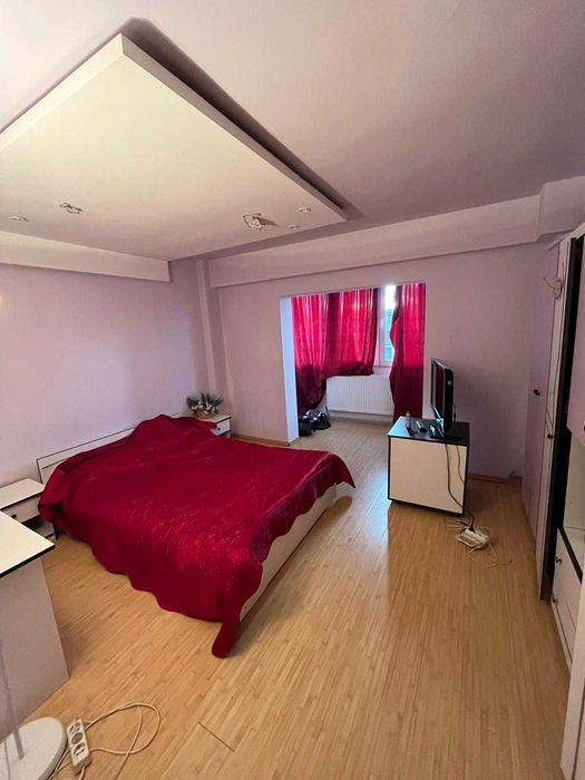 Vand apartament 3 camere central