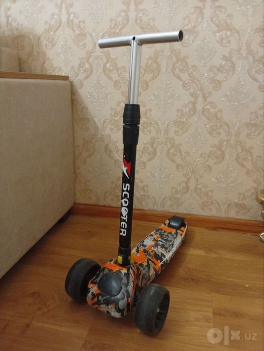 Продам детский трёхколёсный самокат