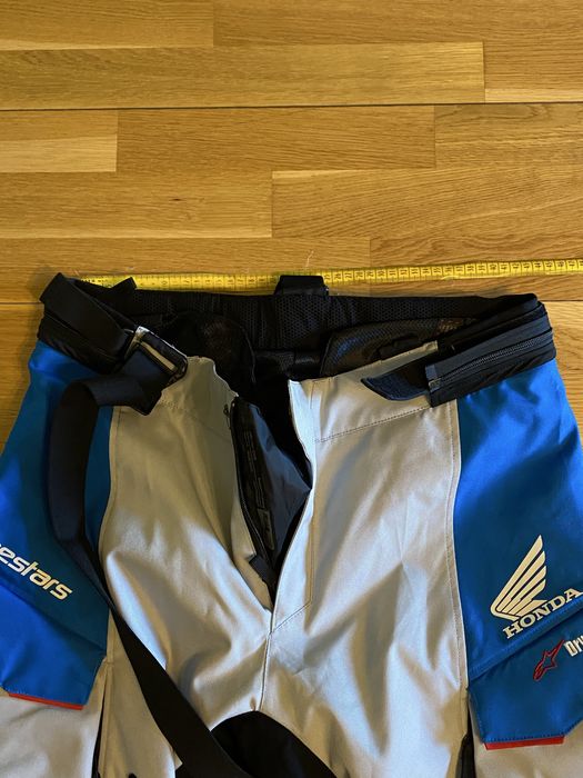 Pantaloni textil Alpinestars x Honda.