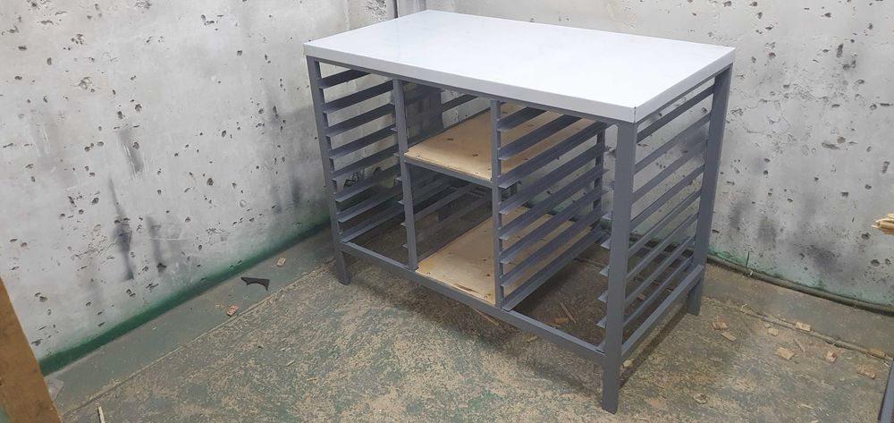 Продам настенные полки из нержавейки